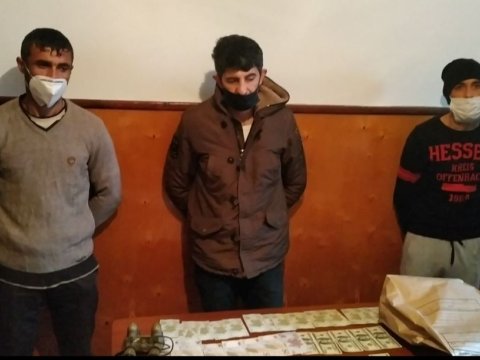 Heroin və saxta pul satanlar yaxalandı