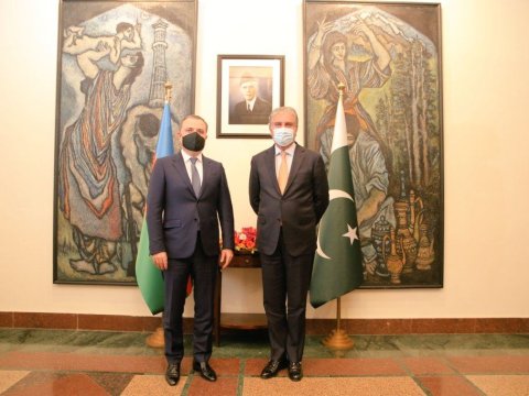 Ceyhun Bayramov pakistanlı həmkarı ilə görüşüb - FOTO