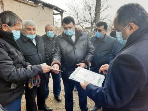 İcra başçısı itkin düşmüş əsgərimizin ailəsi ilə görüşdü - FOTO
