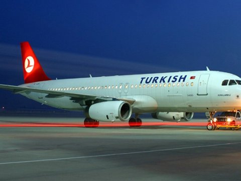 İstanbul-Bakı reysində nasazlıq - Sərnişinlər təxliyə edildi