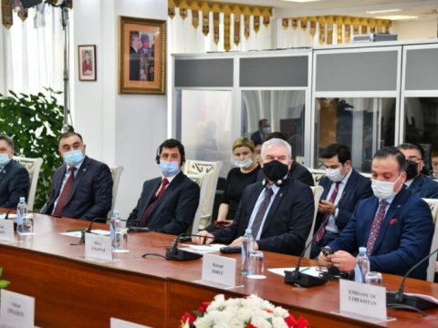 Azərbaycan diplomatı Qazaxıstanda qızıl medalla təltif olundu