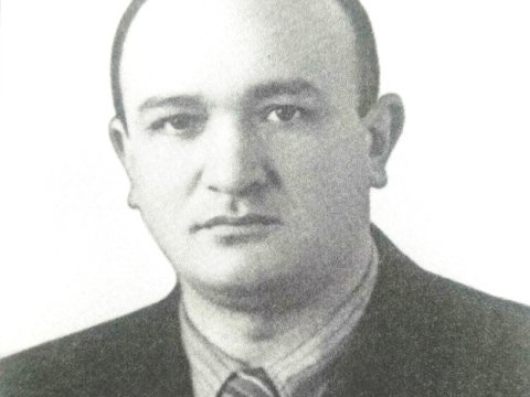 Xəzan bilməyən fəsildir şair ömrü  
