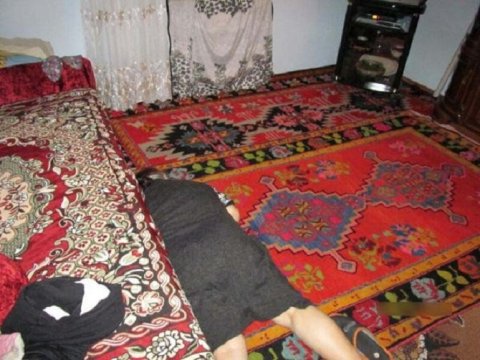 Bakıda mənzildən qadın meyiti tapıldı