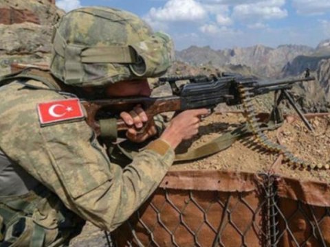 Türkiyə hərbçiləri Suriyada terrorçuları zərərsizləşdirdi