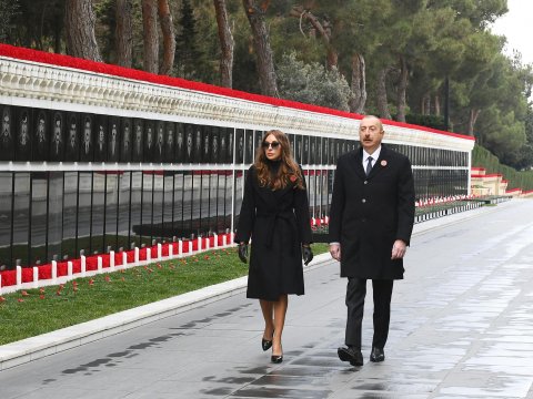Prezident və birinci xanım Şəhidlər xiyabanını ziyarət etdilər - FOTOLAR