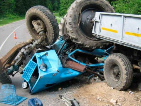 Ağcabədidə traktor yük avtomobili ilə toqquşdu - Ölən var