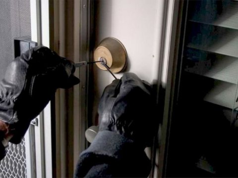 Gəncədə evdən oğurluq edildi