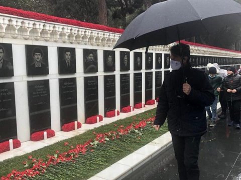 İtaliya səfiri 20 Yanvar şəhidlərinin xatirəsini yad etdi
