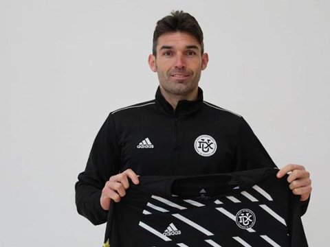 İspan futbolçu tarixə düşdü