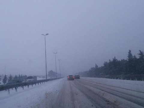 Sürücülərin nəzərinə - bu yollar buz bağlayıb