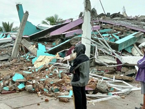 İndoneziyada 7,1 bal gücündə zəlzələ olu