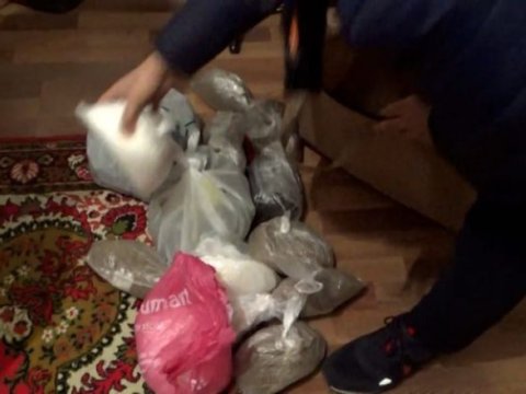 Polis əməliyyat keçirdi - 14 kq narkotik dövriyyədən çıxarıldı