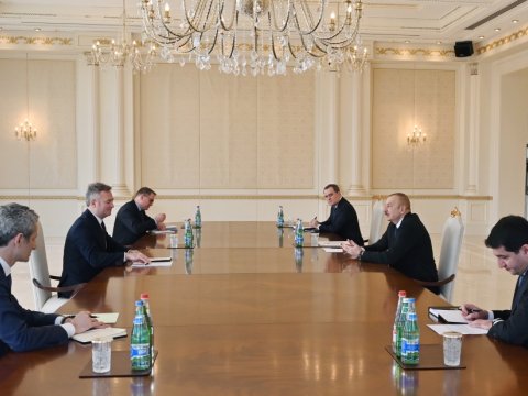 İlham Əliyev fransalı dövlət katibini qəbul edib