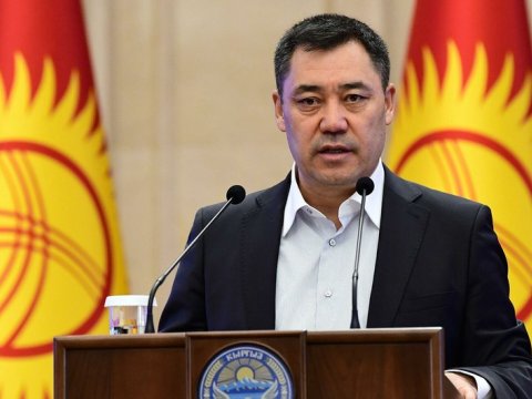 Qırğızıstanın yeni prezidenti vəzifəsinin icrasına başladı