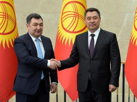 Darxan Kıdırəli Qırğızıstanın yeni prezidentinin andiçməsində...