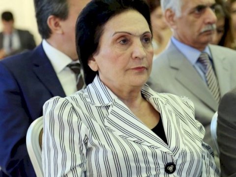 Rektor şöbə müdirinin pulları oğurladığını TƏSDİQLƏDİ