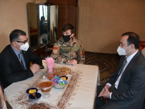 Deputat Vətən müharibəsinin qəhrəmanları ilə görüşdü 