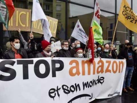 Fransada “Amazon”a qarşı etiraz aksiyası keçirilib