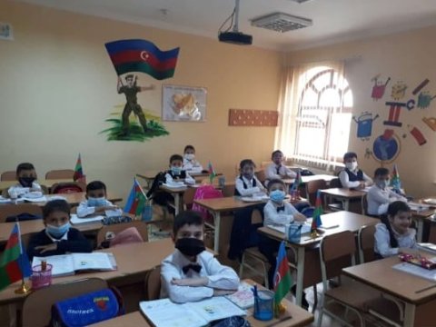 Məktəblərdə ənənəvi tədris qismən bərpa olunur