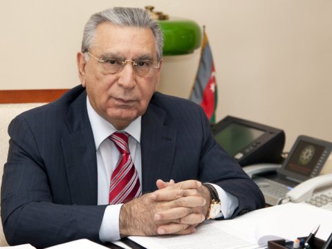 Ramiz Mehdiyev alimlərdən imtahan götürəcək