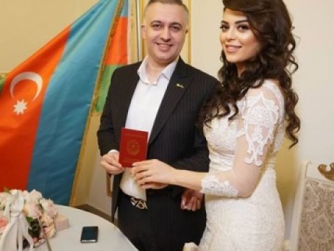 Məşhur klarnet ifaçısı aktrisa ilə evləndi - FOTO