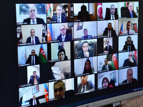 Milli Məclisdə koronavirusla bağlı vəziyyəti müzakirə olundu - FOTOLAR