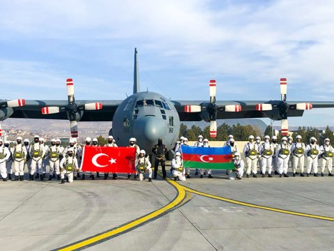Hərbçilərimiz Türkiyədə çətin məşqlərə cəlb edildi - VİDEO
