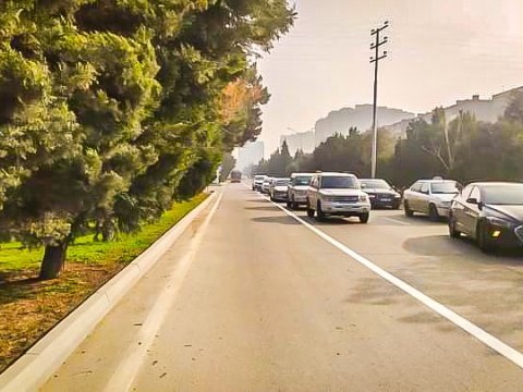 Bakıda daha bir yolda xüsusi hərəkət zolağı çəkildi - FOTO