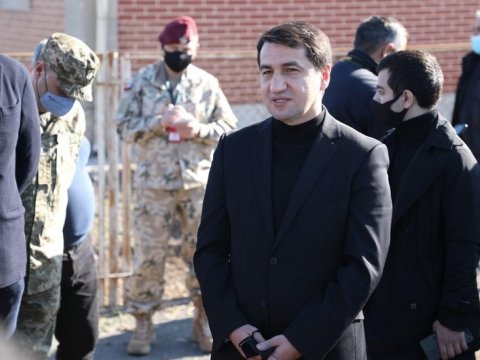 “Dəmir yolu relsləri metal kimi satılıb” - Prezidentin köməkçisi