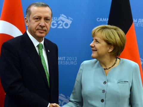 Ərdoğan Merkellə görüşdü