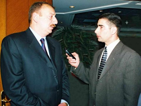 Bizimkilər: “Jurnalistikaya 24 il öncə qarşıma çıxan o elanla gəldim” - Baş redaktorla MÜSAHİBƏ