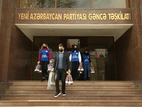 YAP fəalları Gəncə Uşaq Evi sakinlərinin qonağı olublar - FOTOLAR