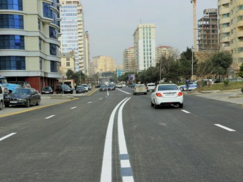 Sürücülərin nəzərinə - bu küçə təmir edilir  