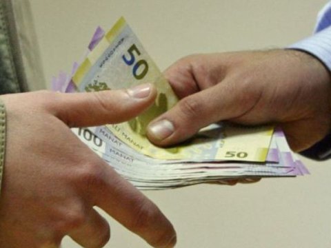 Qida Təhlükəsizliyi Agentliyinin bölmə rəisi rüşvət alarkən həbs olundu
