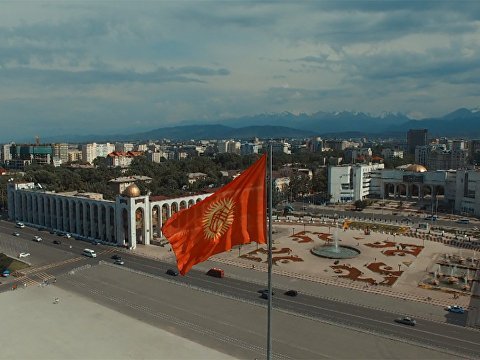 Bişkekə bir sutkada iki dəfə mer təyin olundu
