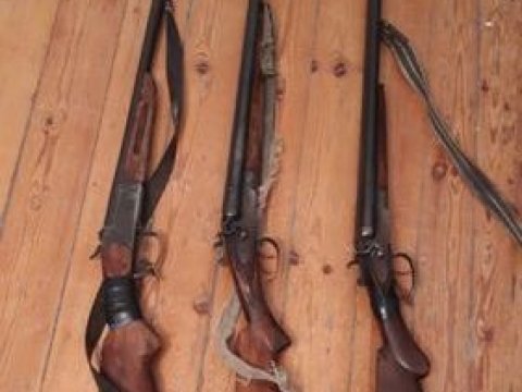 Ağdaş sakinləri silahlarını polisə təhvil verdilər