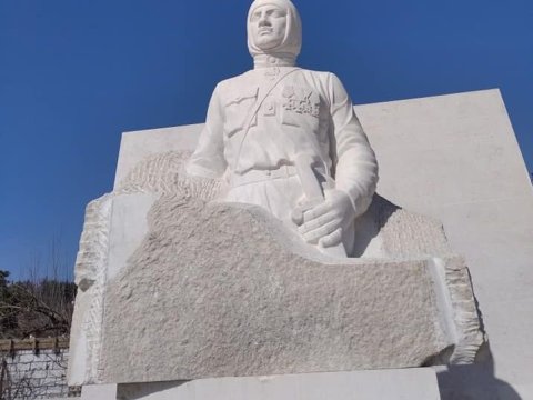 Ermənilər Qaregin Njdenin Xocavənddəki heykəlinin sökülməsini təkzib etdilər 