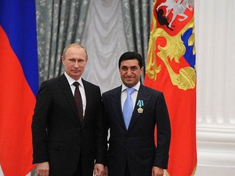 Putin Qod Nisanovu təltif etdi