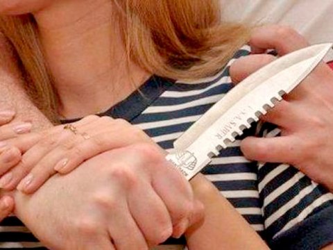 Qardaş bacısını öldürdü - sevgilisini bıçaqladı