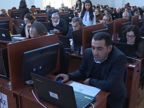 Direktor vəzifəsinə sənəd qəbulu başa çatdı
