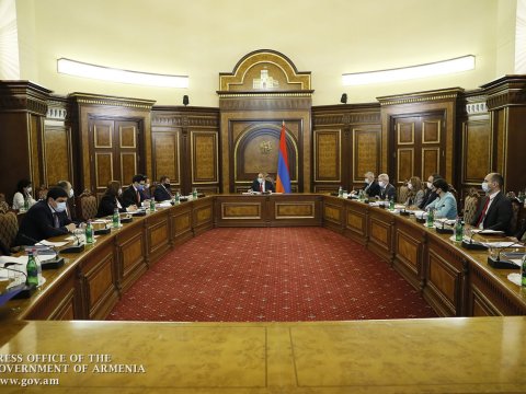 Paşinyan iclas keçirdi