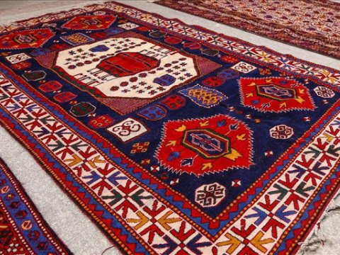 Nazirlik Azərbaycandan oğurlanan xalçalarla bağlı bəyanat yaydı