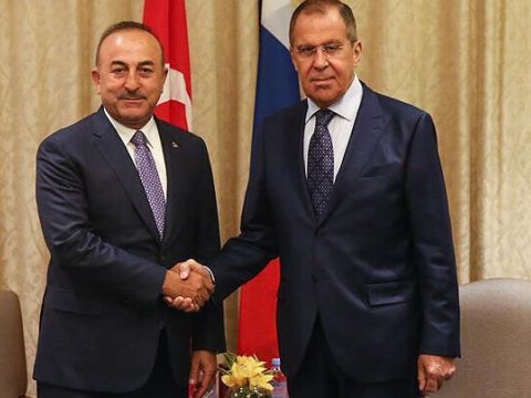 Lavrovla Çavuşoğlu telefonda danışdı