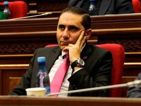 Erməni deputat: “Ermənistan sanki yoxdur, ondan heç kim heç nə soruşmur!”
