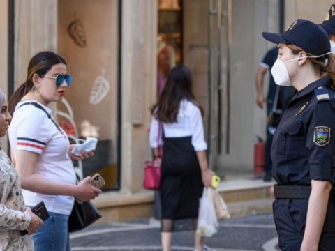 Nazirlik maskaya görə cəriməni müqayisə etdi - ABŞ-da 550 manatdır