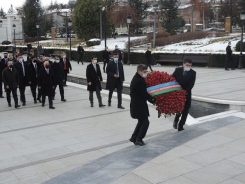 Əli Əsədov Ankarada Heydər Əliyev parkını ziyarət etdi - FOTO 
