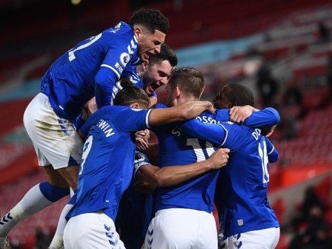 “Everton” 22 illik “Enfild” tilsimini qırdı