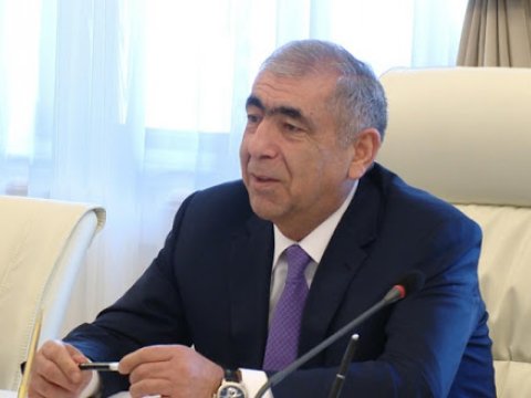 Agentlik rəhbəri jurnalistlərə İRAD TUTDU