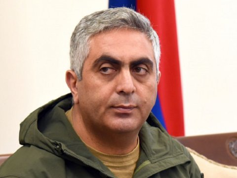 Arstrun Ovannisyan Ermənistanı tərk edib