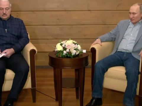 Lukaşenko Putinə hesabat verdi 